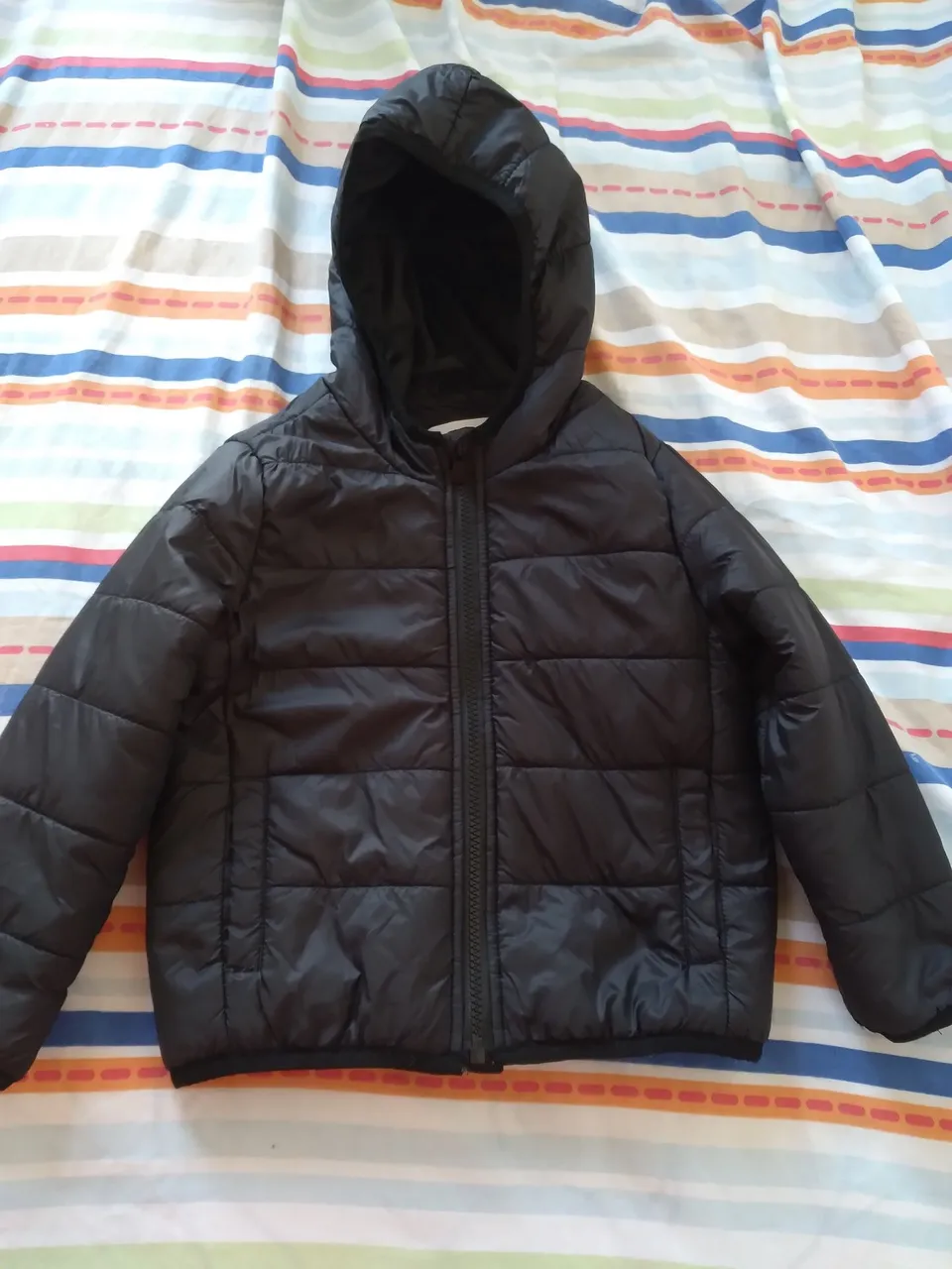 Casaco Infantil Preto com Capuz
