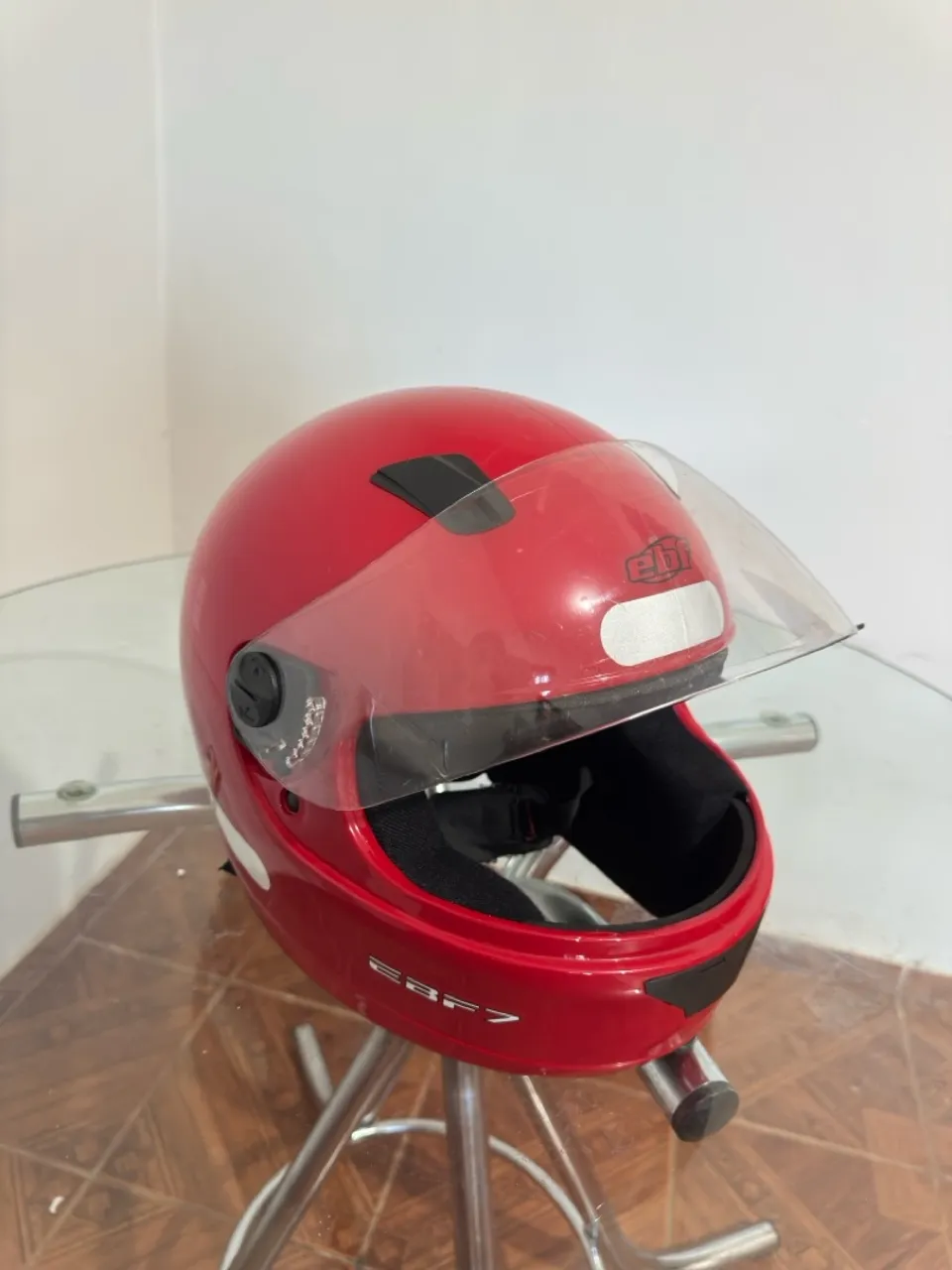 Capacete Vermelho EBF 7