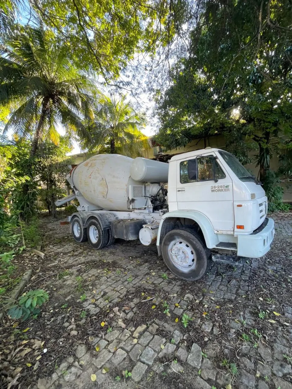 Vendo camião worker 26-260 E