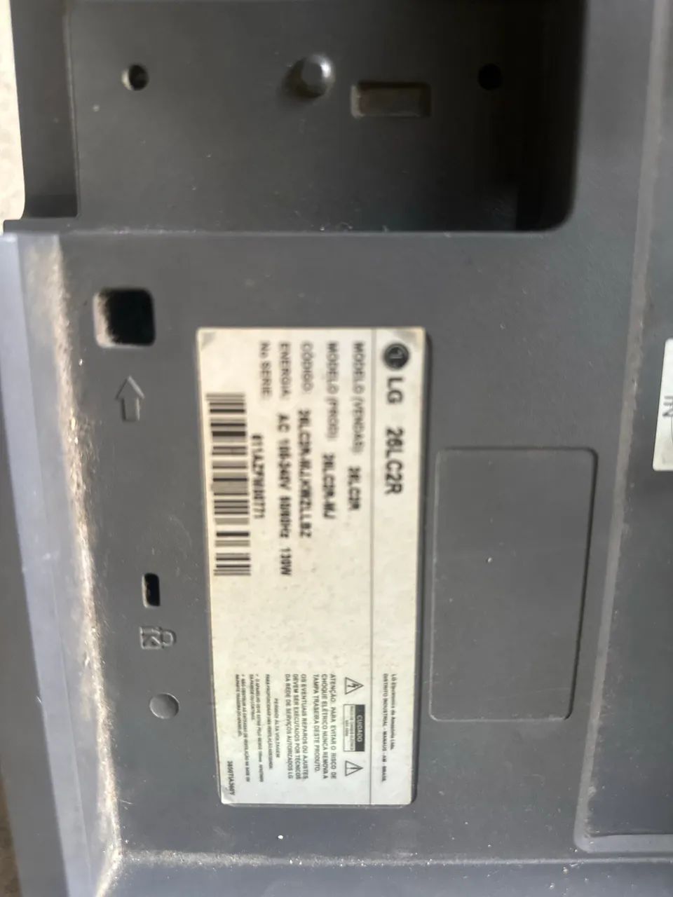  Tv LG 26LC2R com defeito não tem base não tem controle  - Foto 4