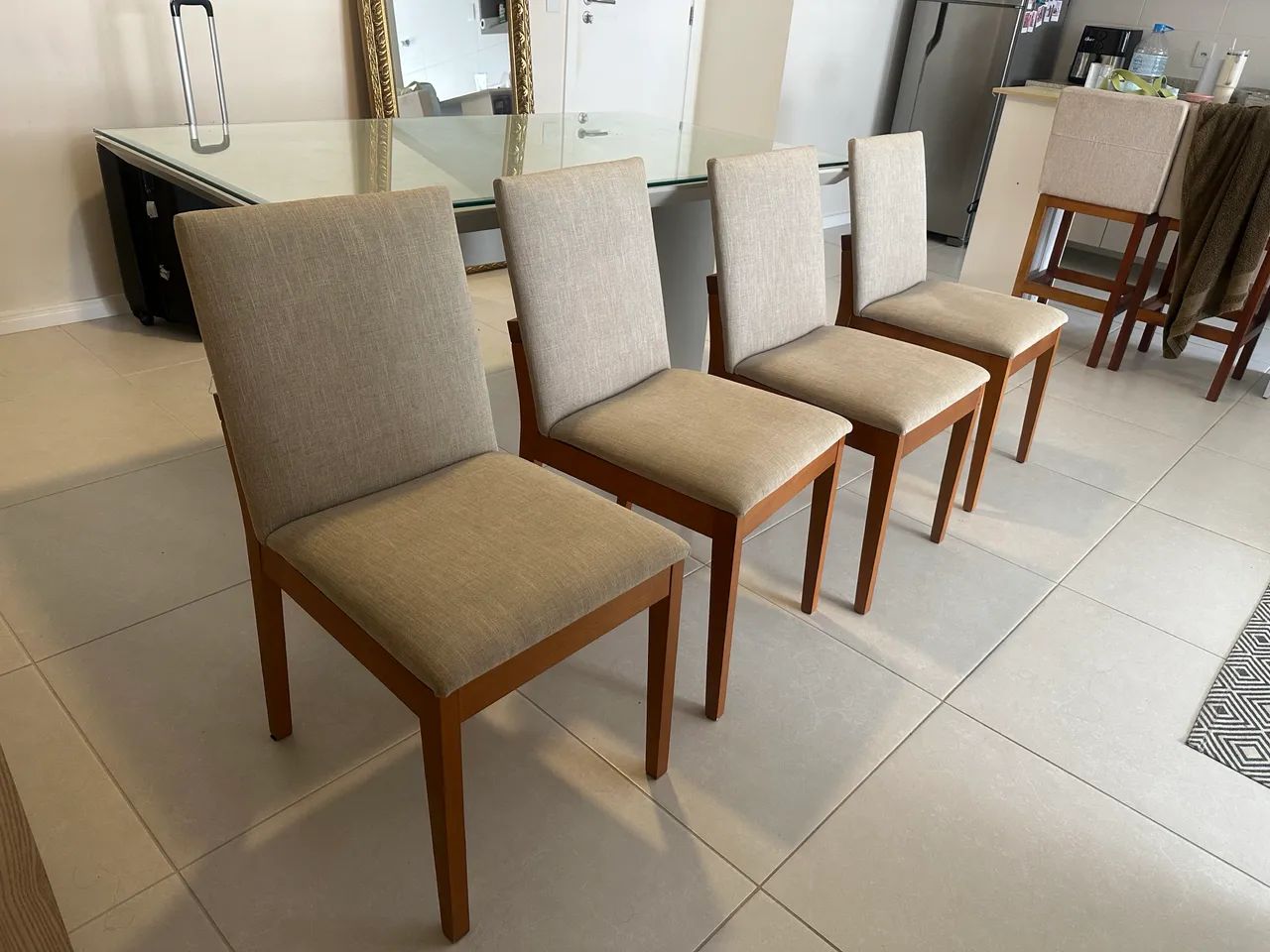 Dining table with 4 chairs64520807413250122