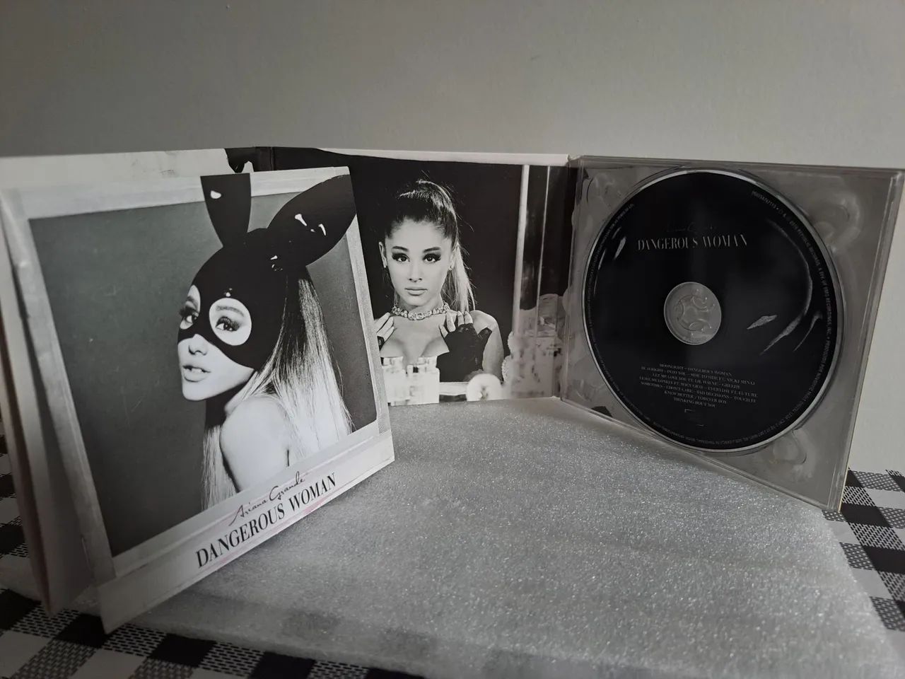 CD ARIANA GRANDE DANGEROUS WOMAN - Foto 3