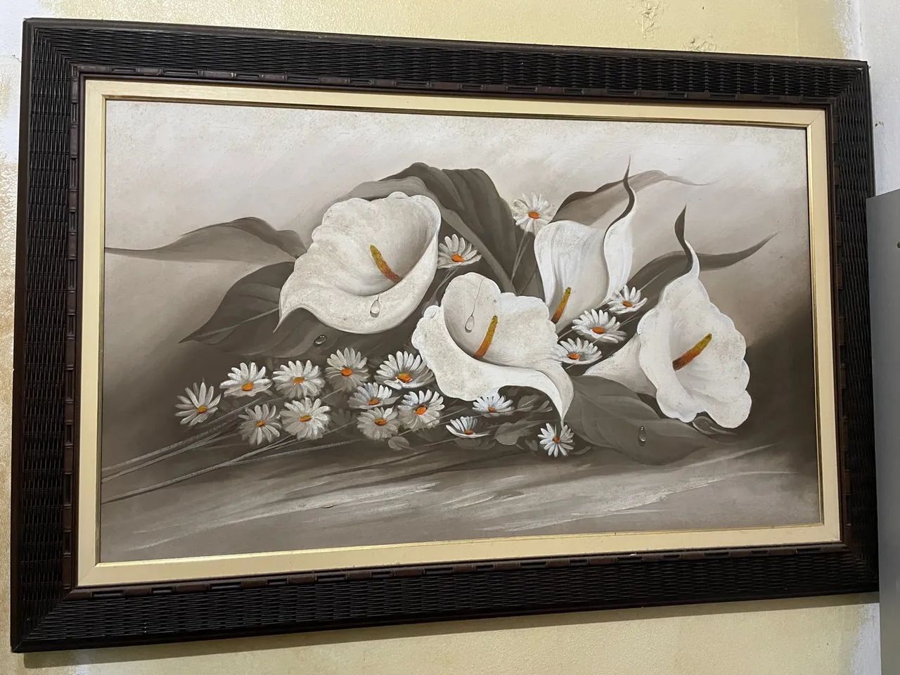 Quadro com Flores em Tons de Bege