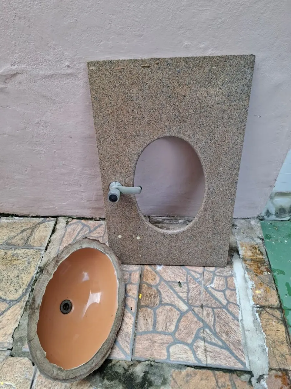 Vendo Pedra de Mármore + Cuba para banheiro