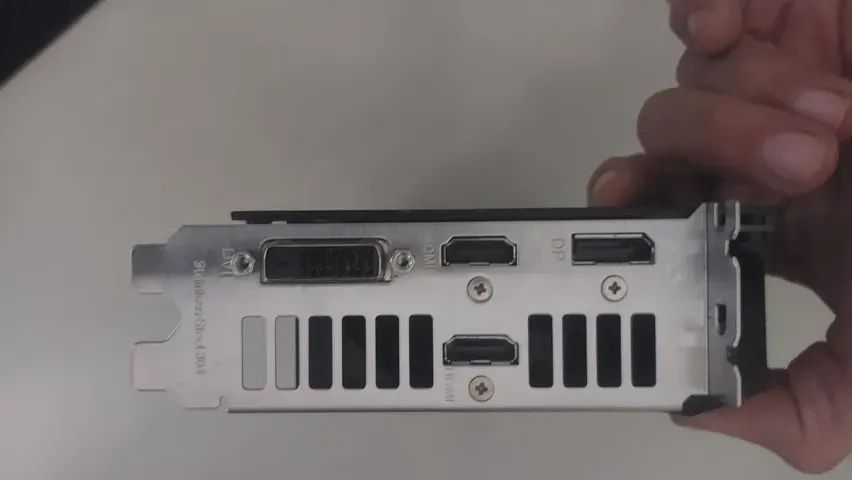 Placa De Vídeo Asus Nvidia Geforce Tuf Gaming Oc Edition Gtx1660 Ti 6gb Com defeito