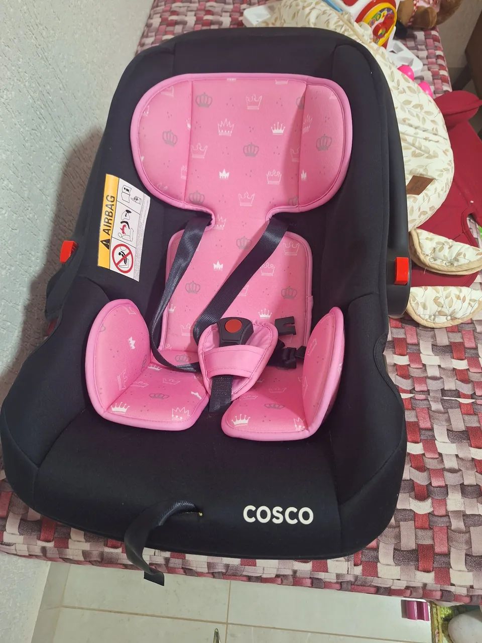 Carrinho cosco nexus rosa e bebê conforto - Foto 4