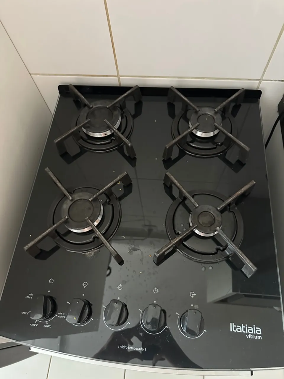 Fogão super novo e muito pouco usado.
