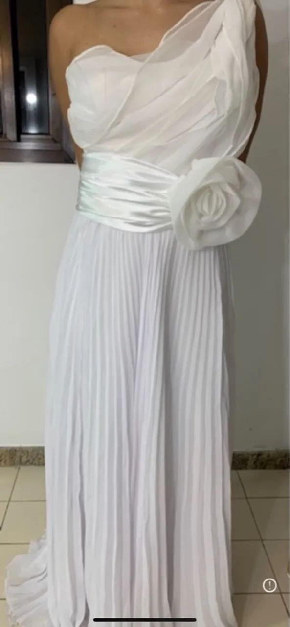 Vestido de noiva branco com 2 saias