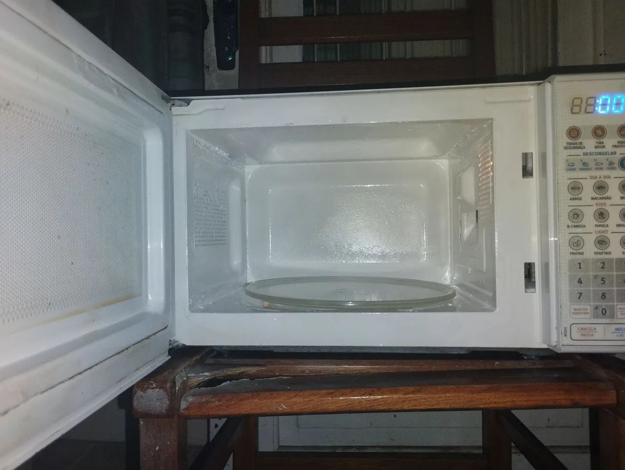 Microondas Eletrolux 18 Litros 220V - Foto 5