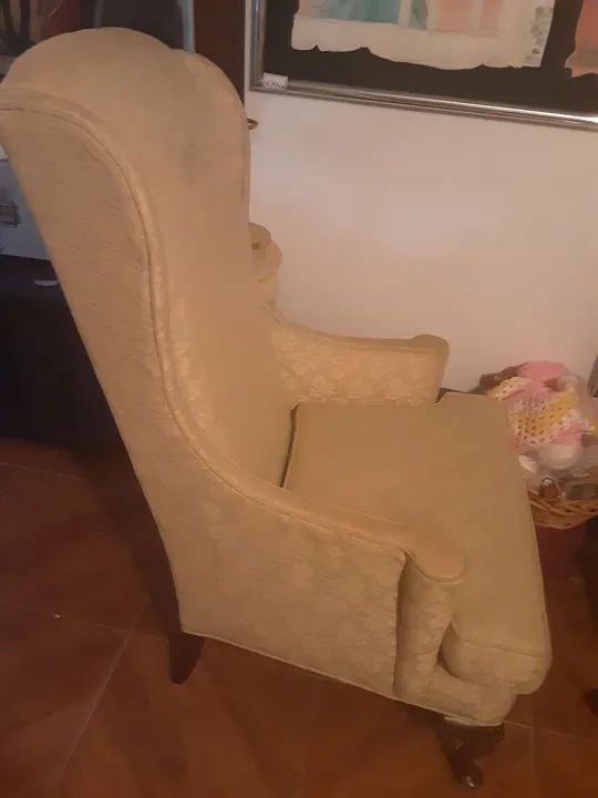 Poltrona elegante com detalhes em capitonê - Foto 3