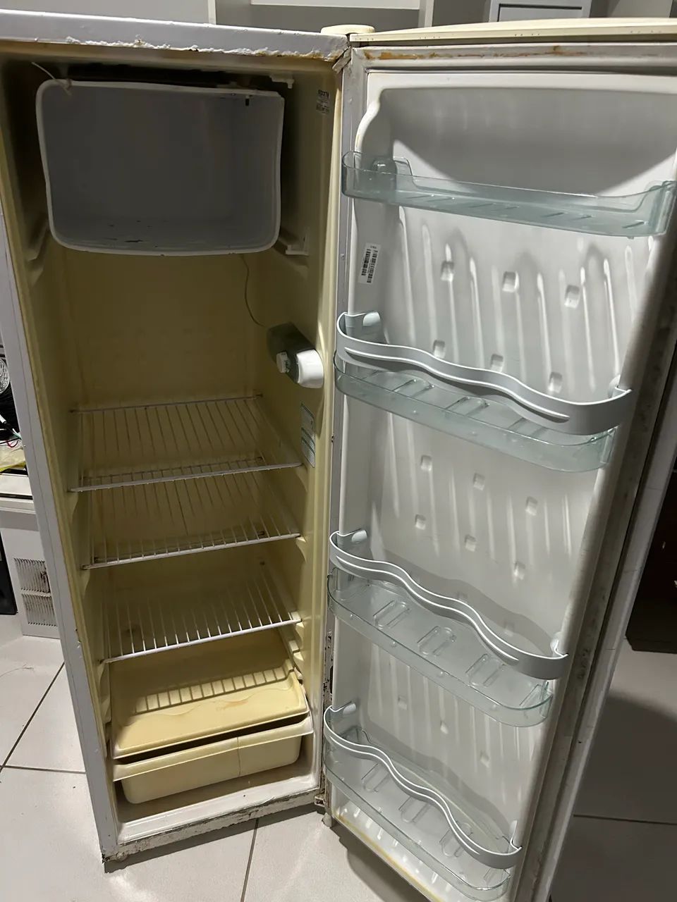 Geladeira (NÃO ESTÁ GELANDO) - Foto 2