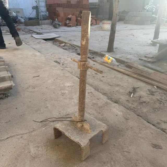 Regulador de andaime - 60 cm 
