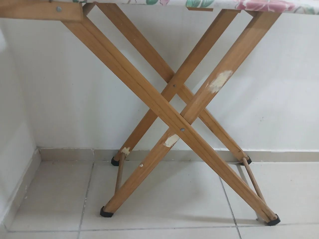 Tábua de passar roupa  - Foto 3