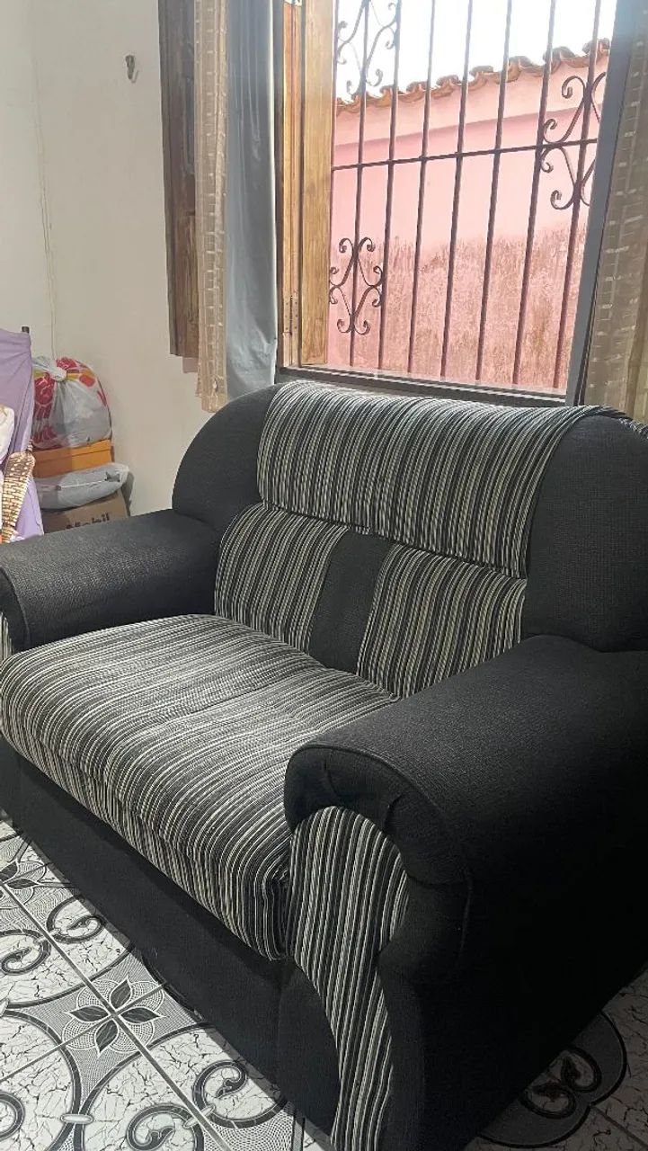 Vendo sofa dois e três lugares. Motivo da venda : Mudança - Foto 2