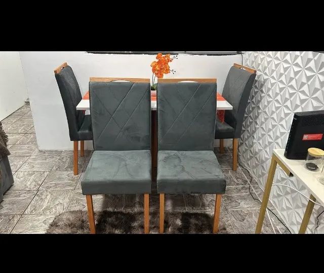 Mesa de Jantar Com 4 Cadeiras (Produto Novo)