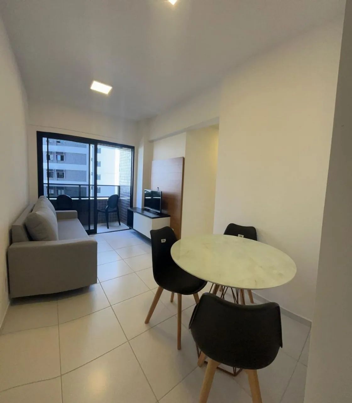 ALUGO APARTAMENTO COM 2 QUARTOS E VARANDA - EDF. FLOW - BOA VIAGEM  - Foto 2