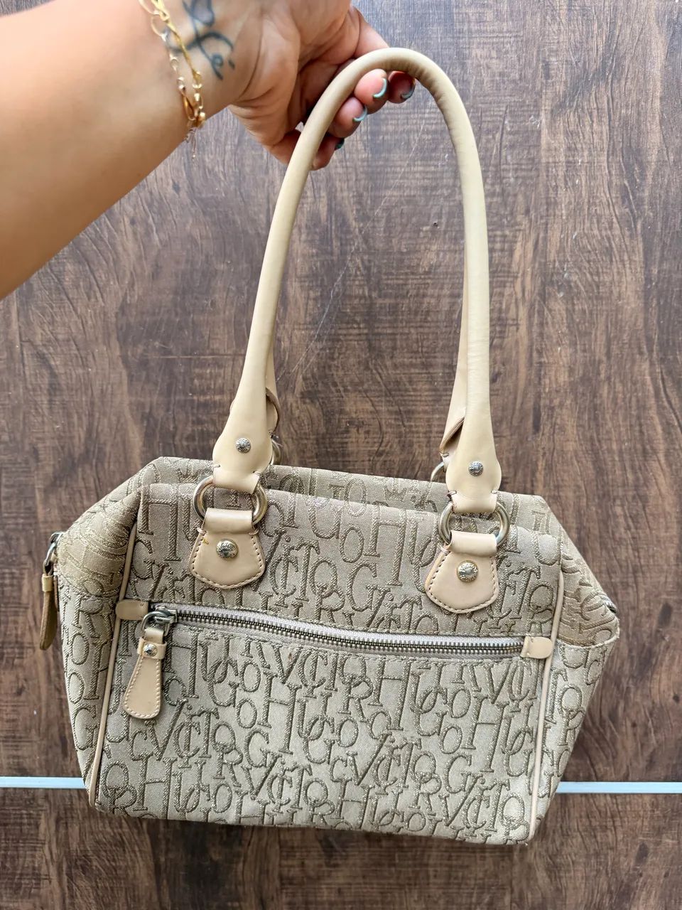 Bolsa Victor Hugo original dourada  - Foto 2
