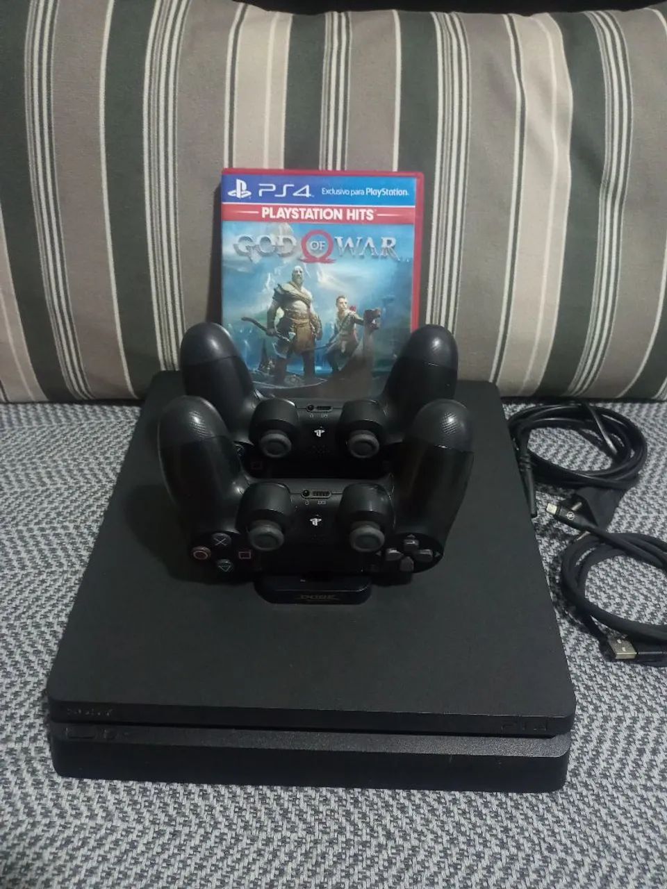 Play Station 4 - 1TB