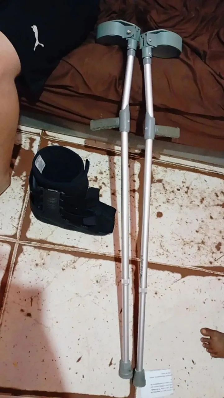 Botinha e muleta 