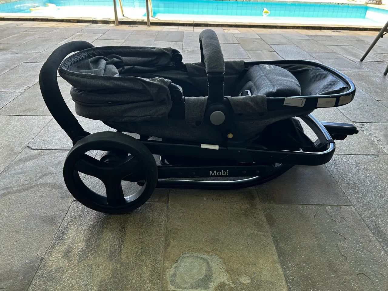 Carrinho de bebê completo com bebê conforto - Foto 2