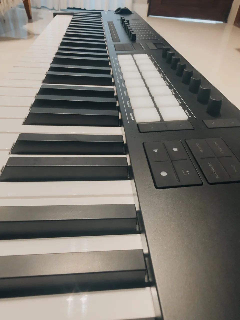 Novation LaunchKey MK4 - Foto 4