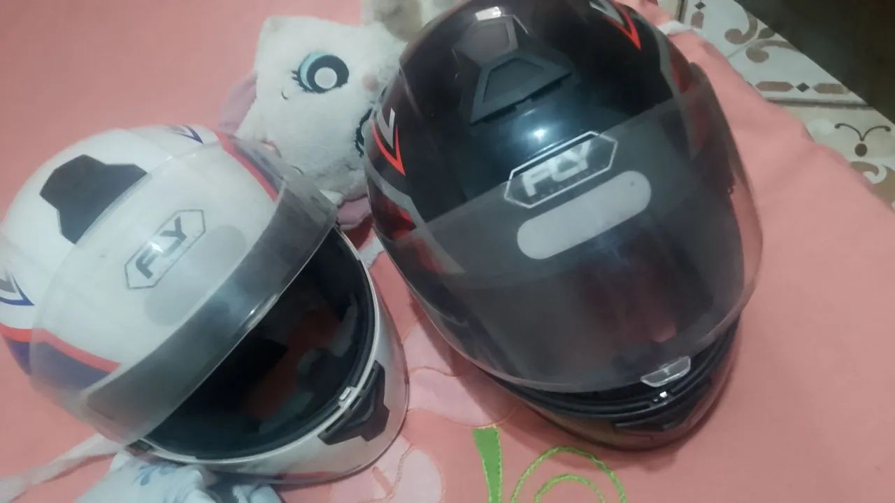 Vendo 2 capacetes 