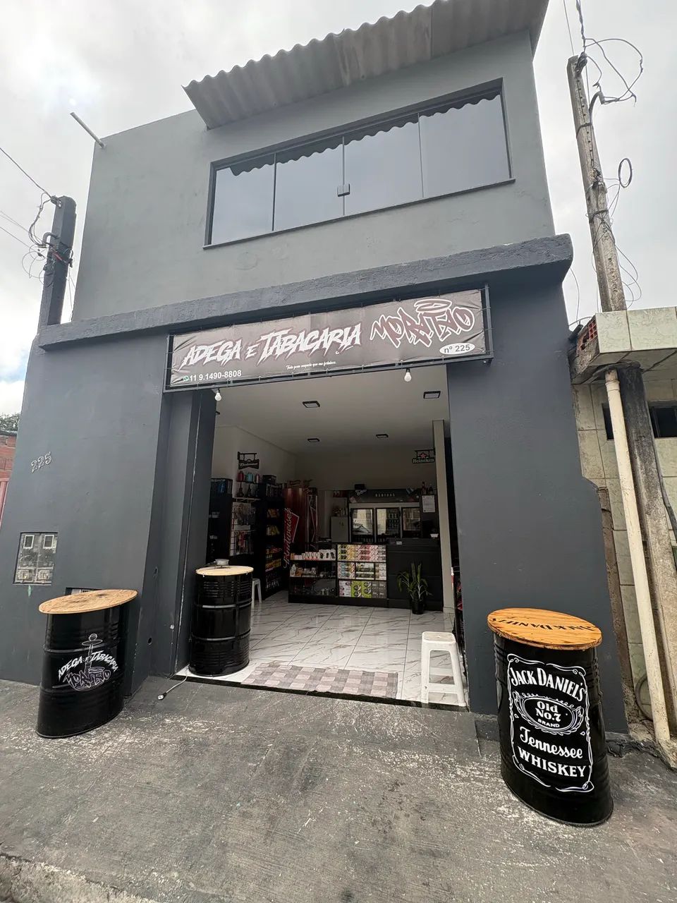 Casa com dois cômodos mais ponto comercial 