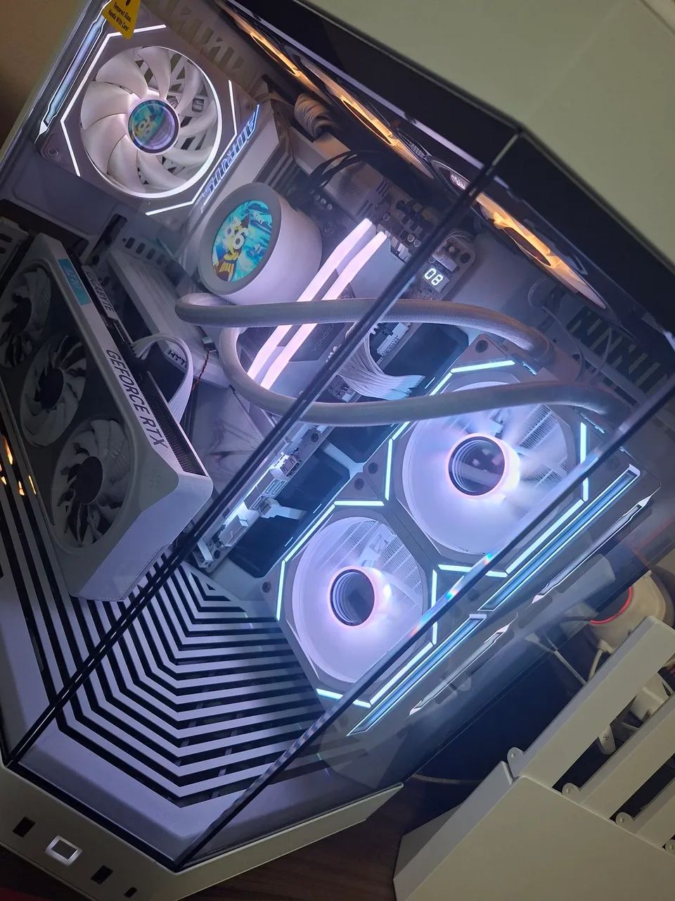 Gabinete Hyte y60 - Foto 4