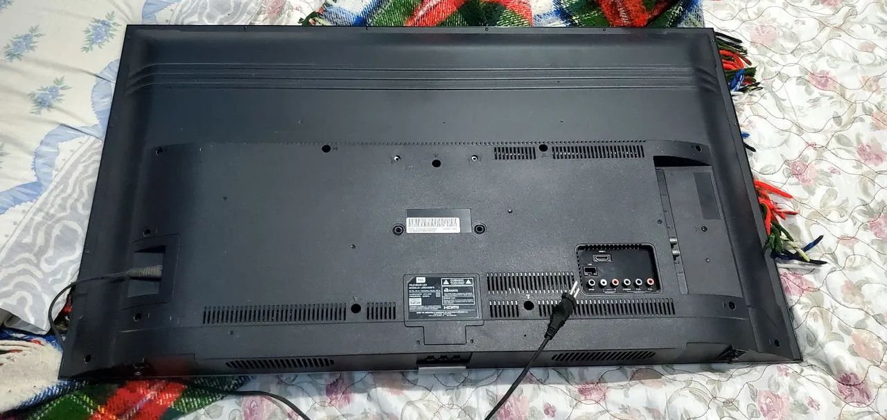 Smartv de 39 polegadas tcl com defeito dupla imagem - Foto 4