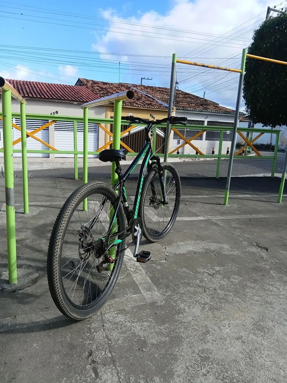 Bicicleta Aro 29 - Freio a Disco + 21 Marchas - Foto 2
