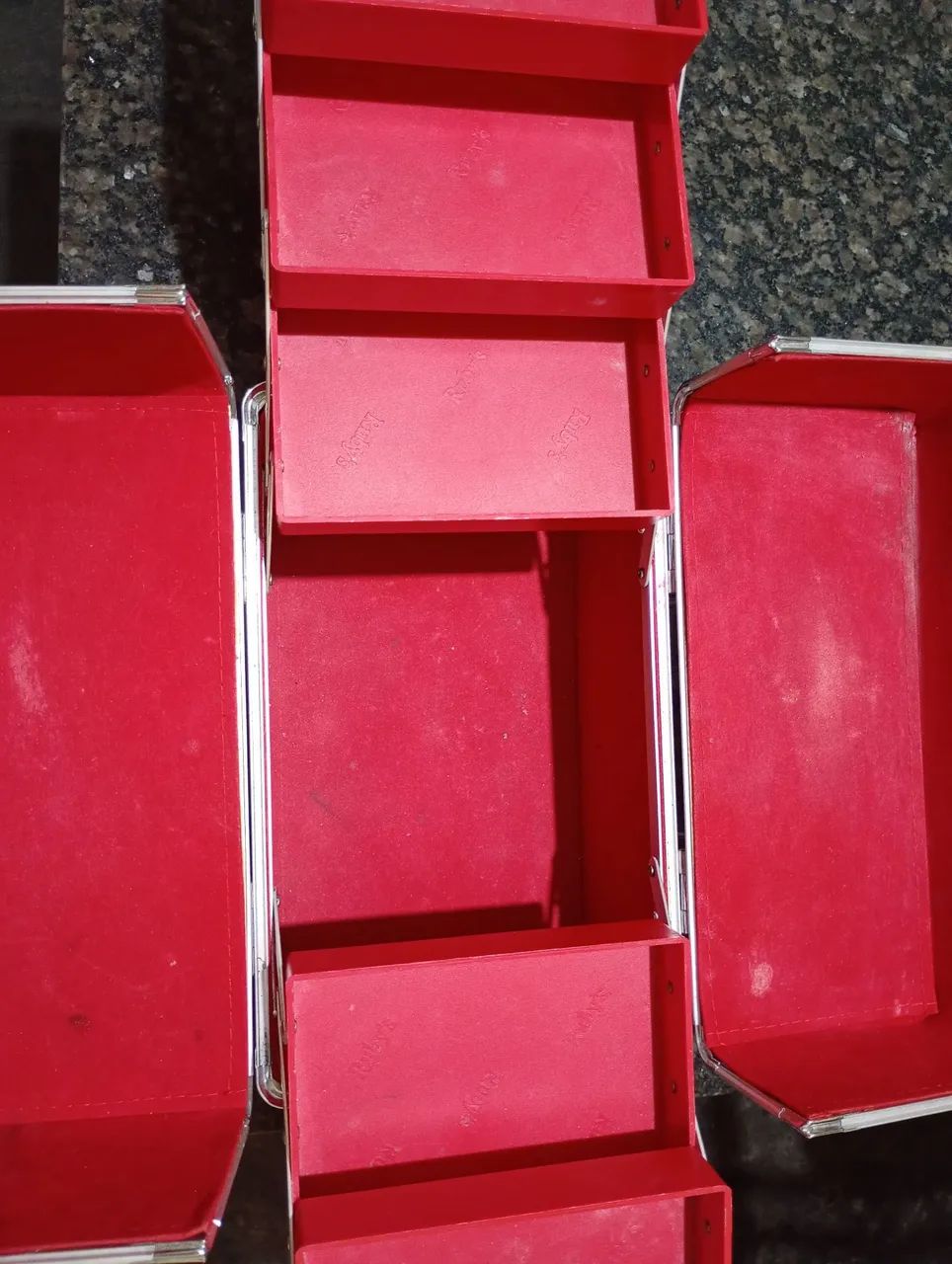 Vende-se maleta de maquiagem  - Foto 3