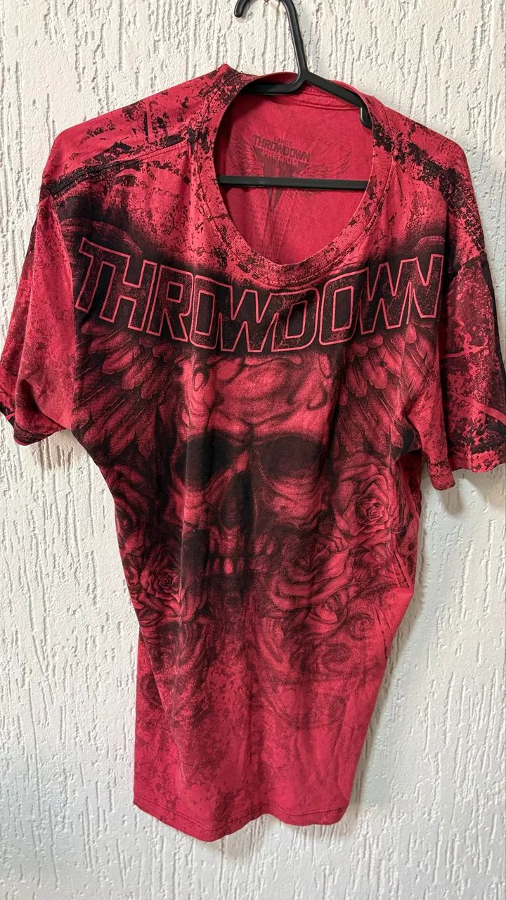 camiseta throwdown premium vermelha