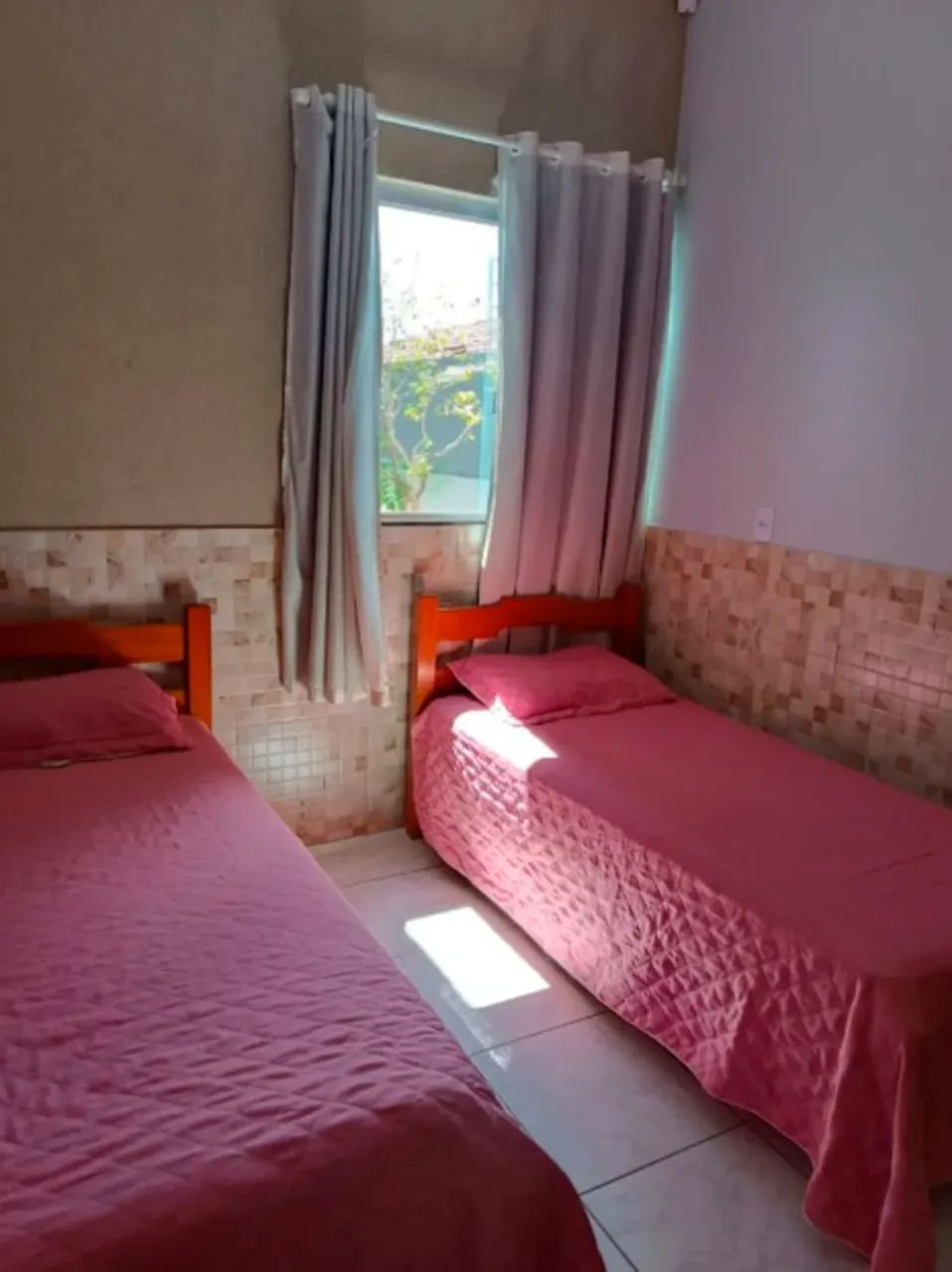Casa de 140m², 03 quartos sendo uma suíte  Res. Alphaville - Foto 4