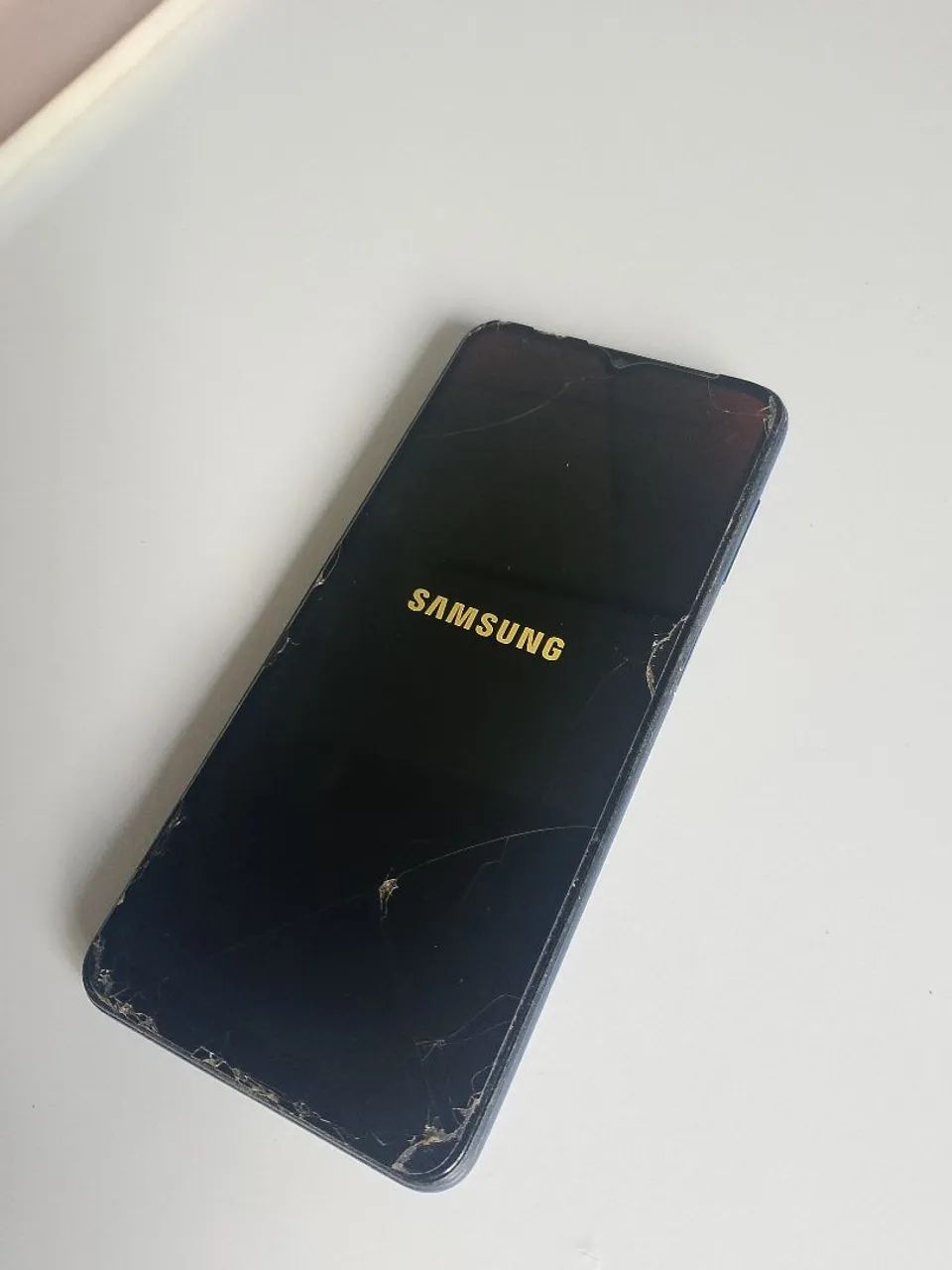 Samsung Galaxy A12 quebrado 