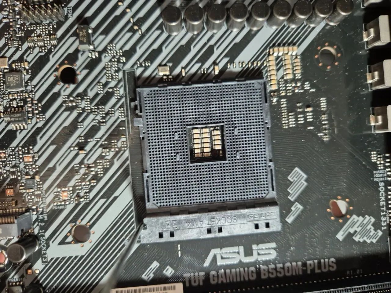 Vendo placa-mãe Aorus elite B450M + processador ryzen 5 2600 - Foto 2