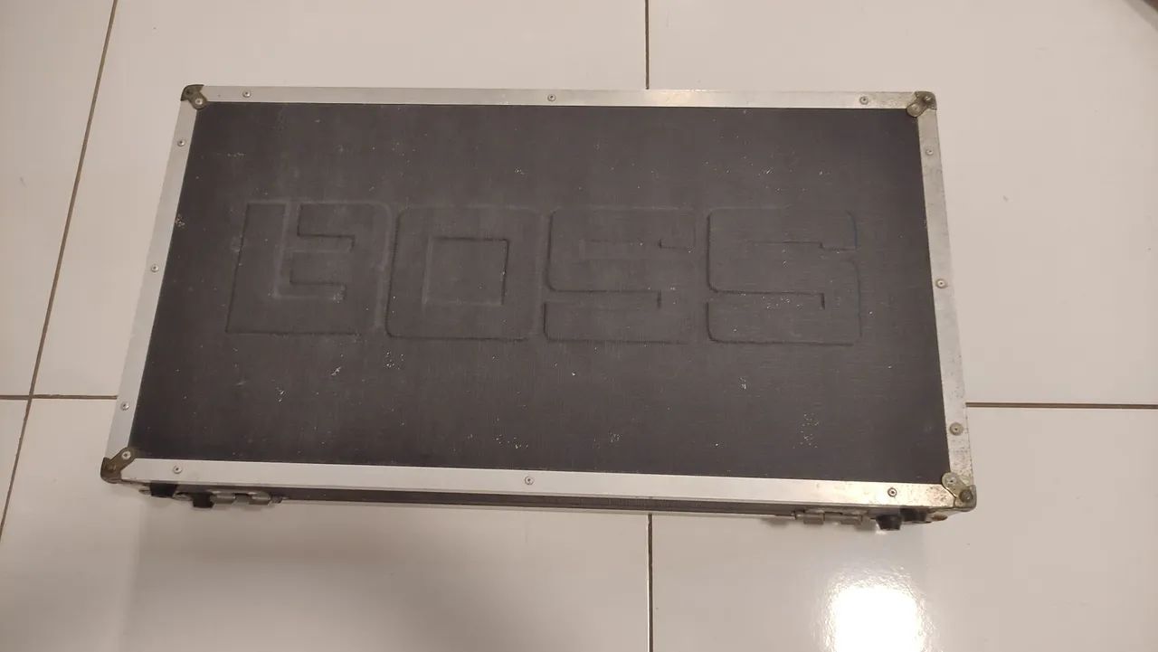 Hard case Boss para pedais.