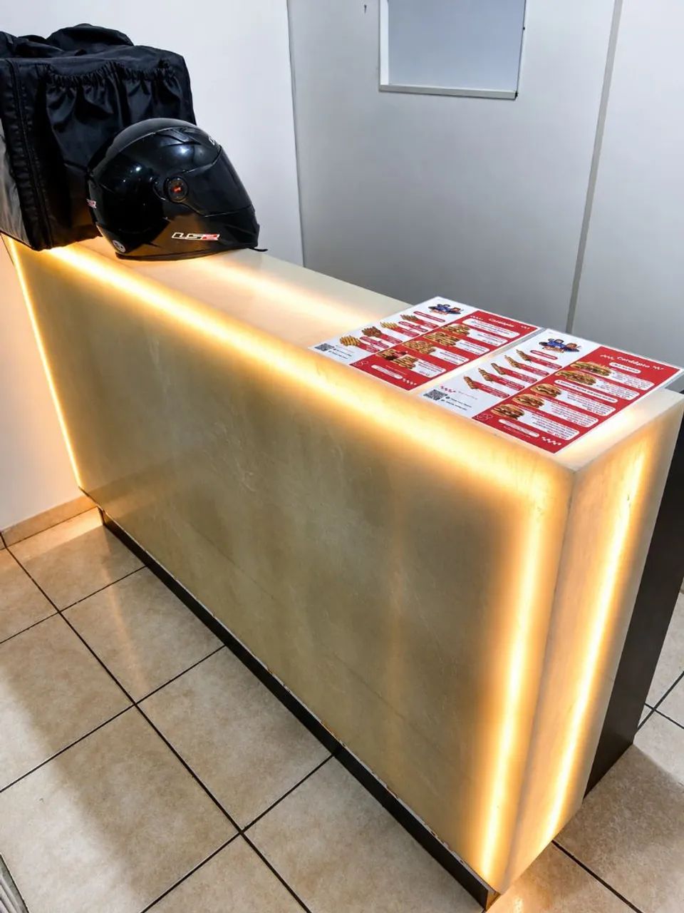 Balcao Mdf com acrílico em Led