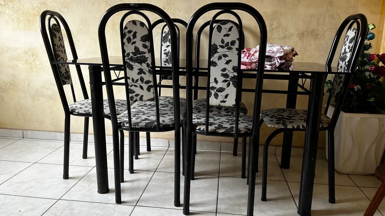 Mesa com 6 cadeiras  - Foto 4