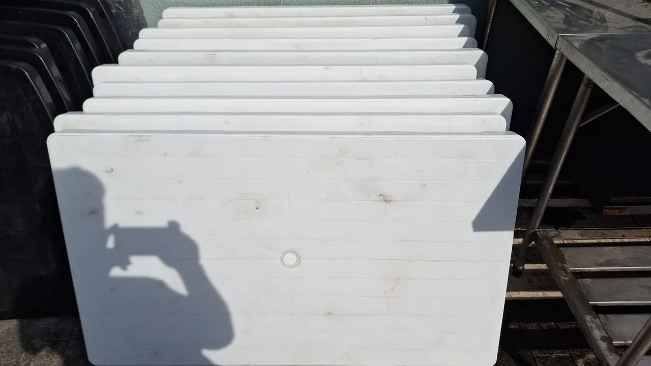 Mesa de plastico 1,20 branca - Foto 2