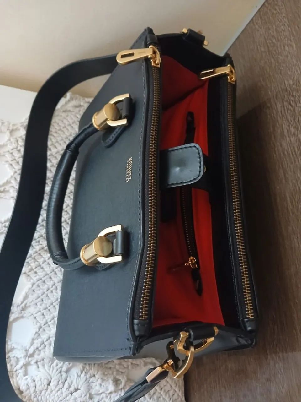 BOLSA SCHUTZ SEMI NOVA ORIGINAL MÉDIA  - Foto 3