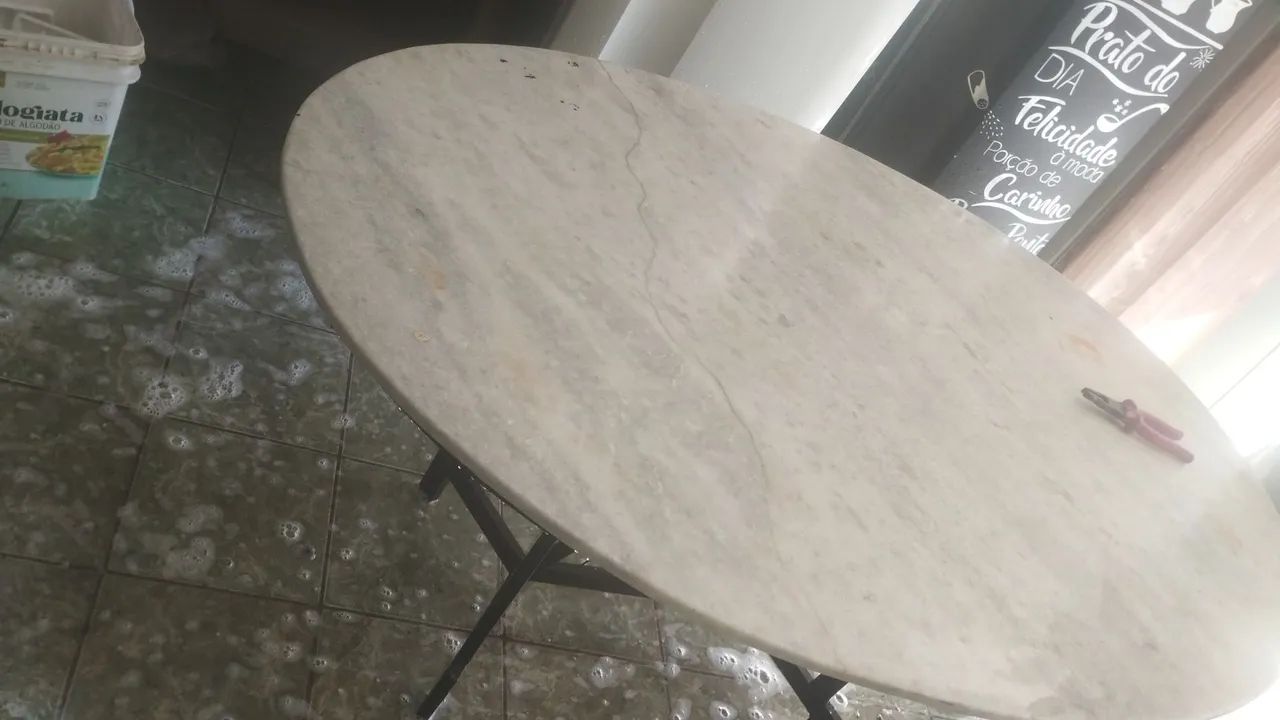Mesa de mármore com 5 cadeiras - Foto 4