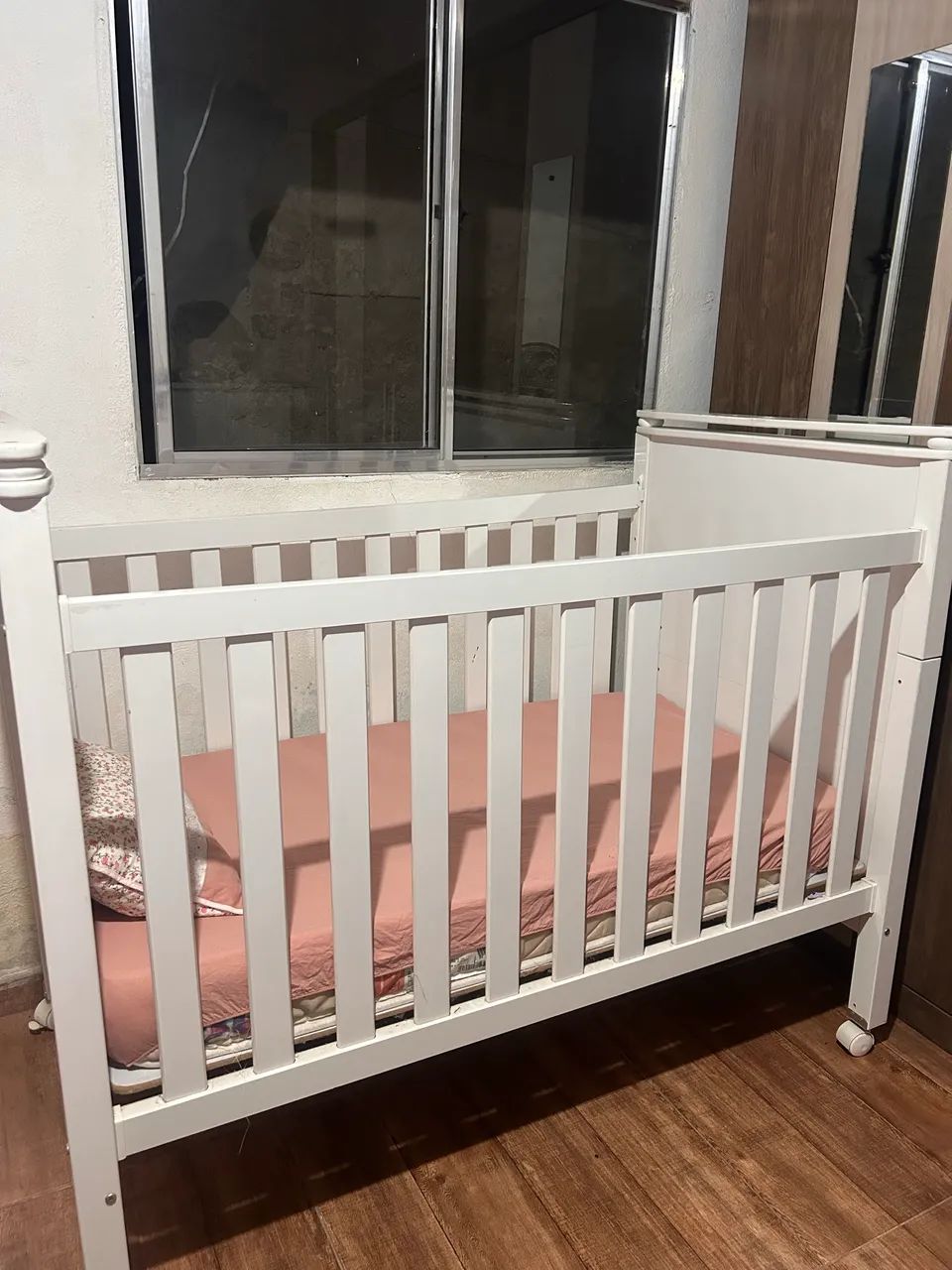 Vende-se berço 