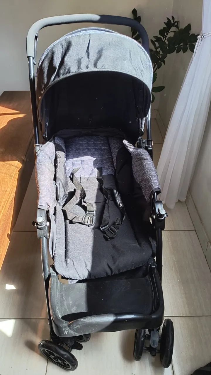 Carrinho de bebê com bebê conforto  - Foto 4