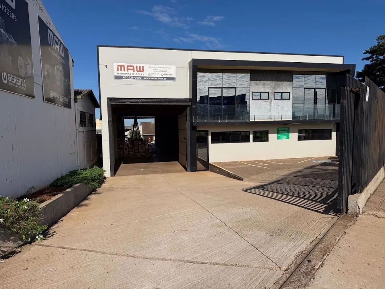 Barracão à venda, 696 m² - Canadá - Cascavel/PR