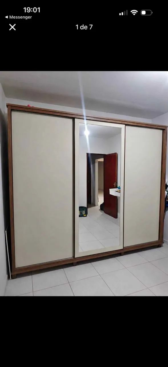 Guarda roupa gigante 
