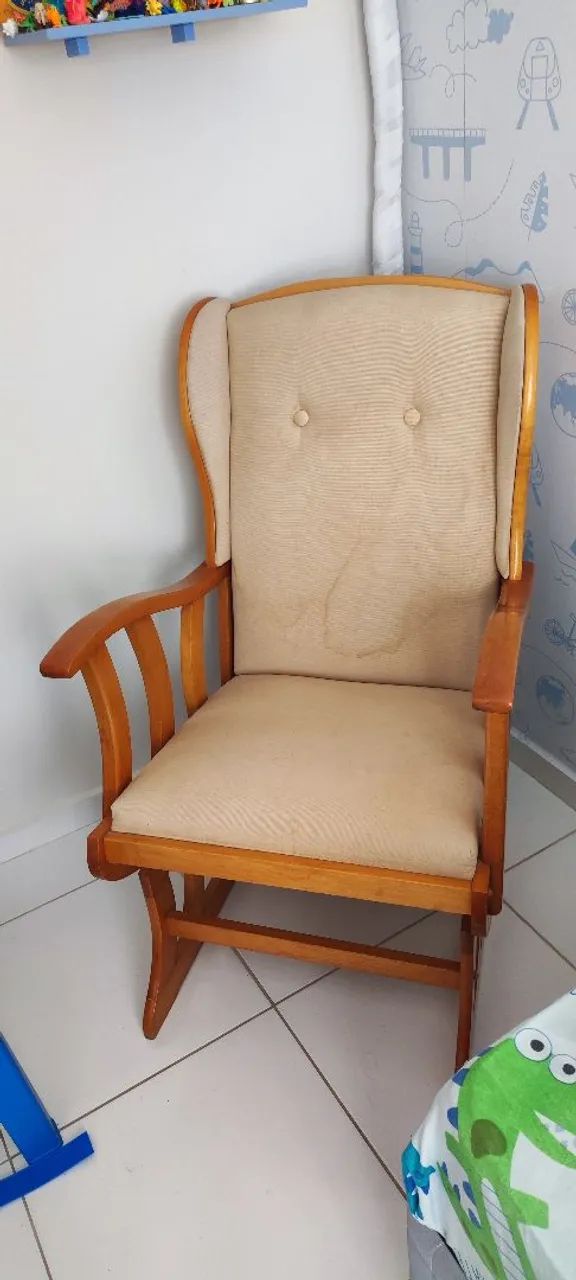 Cadeira de balanço de madeira nobre  - Foto 4