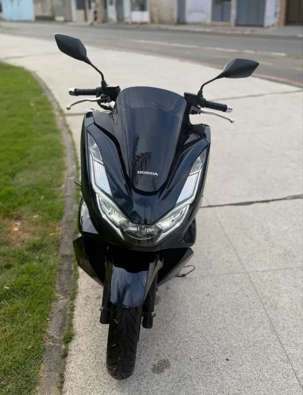PCX DLX 2025 - Foto 2
