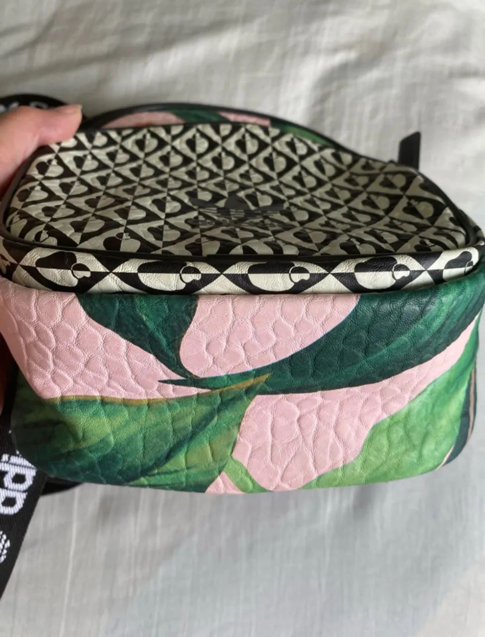 Bolsa Adidas x Farm Rio Estampada Original - Foto 2