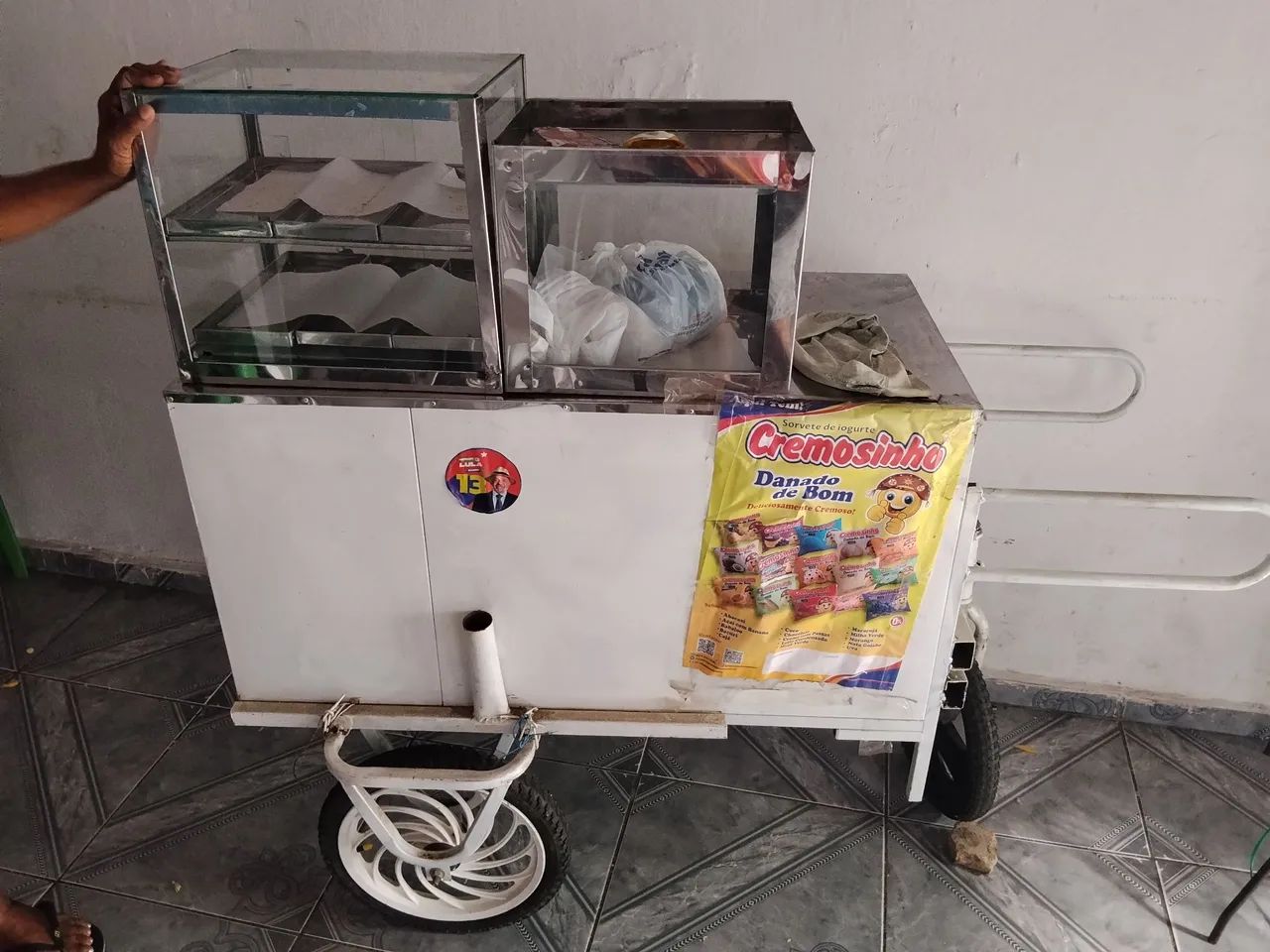 Vende carinho de salgado, falar com Eduardo *86 whatsapp 