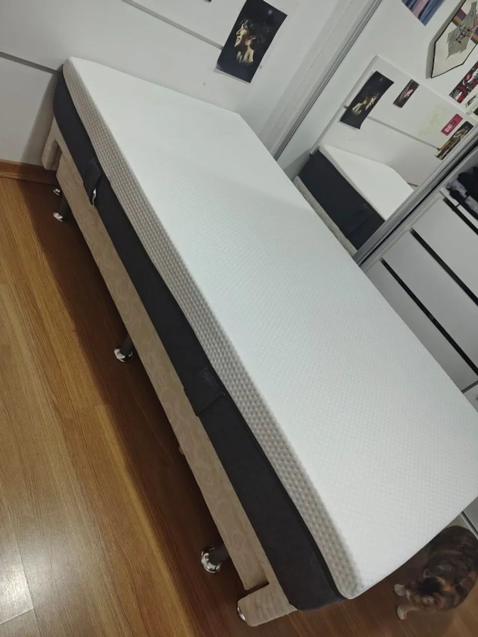 Cama Box com colchão